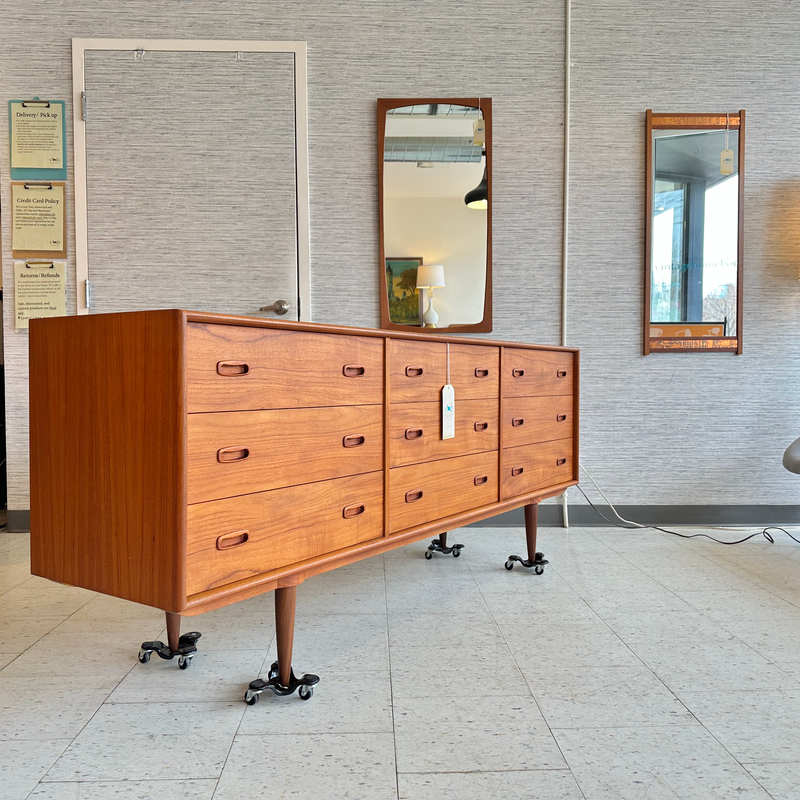 Beautiful Mid-Century Modern 9 Drawer Dresser In Teak
