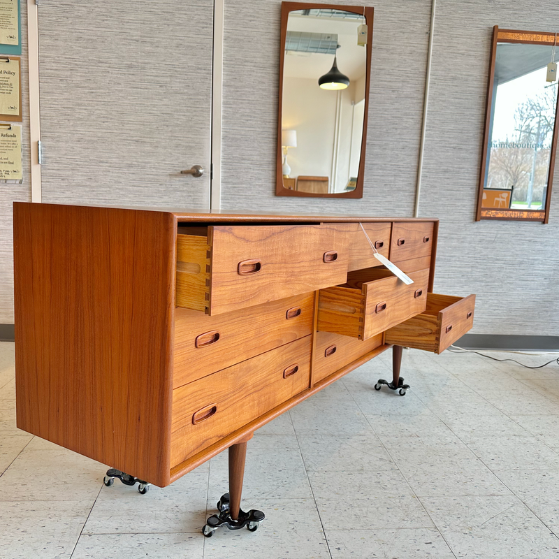 Beautiful Mid-Century Modern 9 Drawer Dresser In Teak