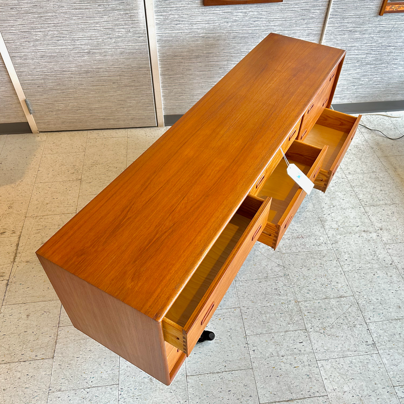 Beautiful Mid-Century Modern 9 Drawer Dresser In Teak