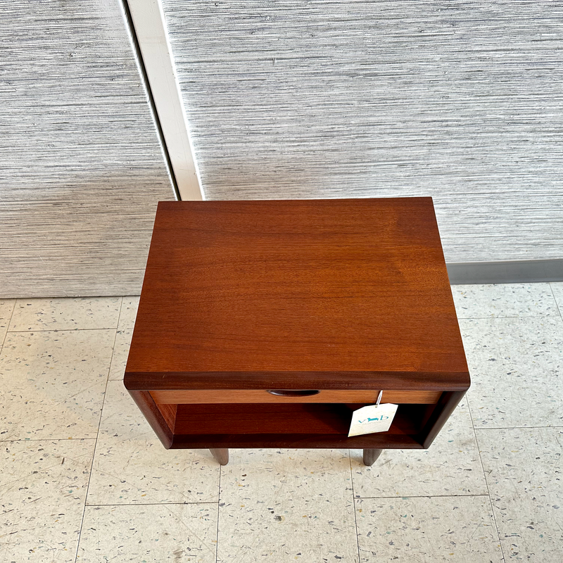 Compact Mid-Century Modern Teak Side Table With Drawer