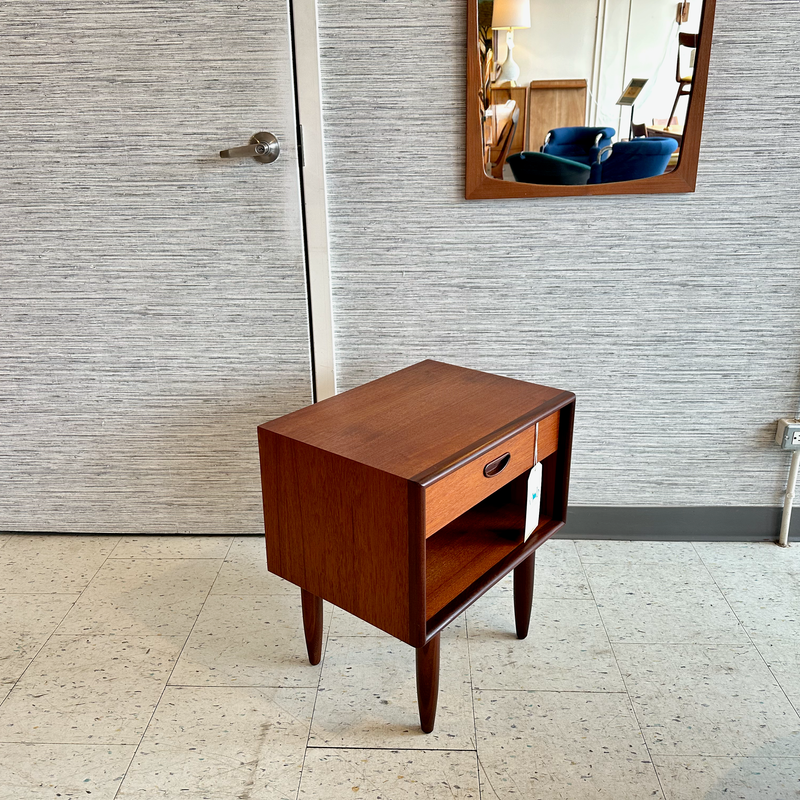 Compact Mid-Century Modern Teak Side Table With Drawer