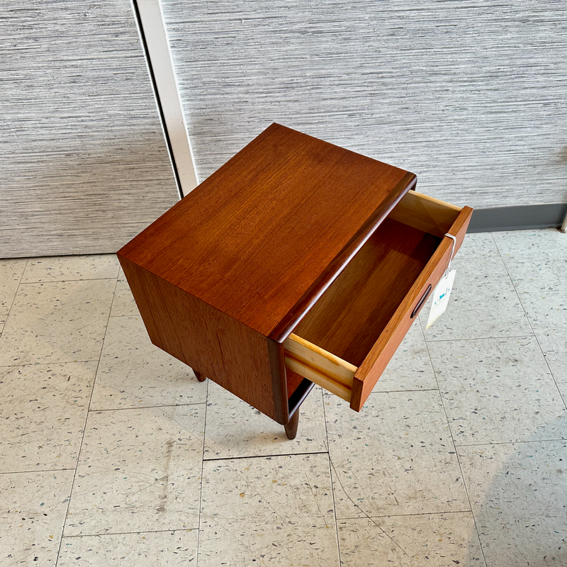 Compact Mid-Century Modern Teak Side Table With Drawer