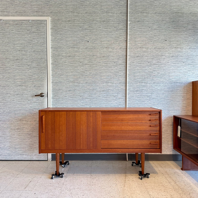 Compact Scandinavian Modern Teak Sideboard By Yngve Ekström