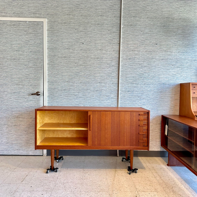 Compact Scandinavian Modern Teak Sideboard By Yngve Ekström