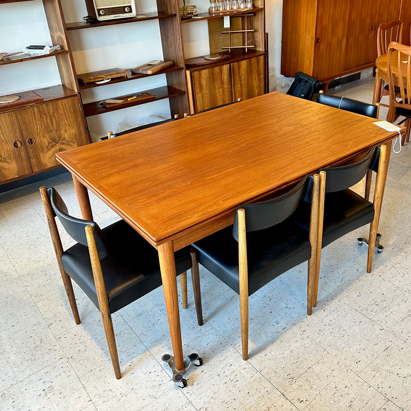 Danish Modern Extending Dining Table By Skovmand And Andersen In Teak