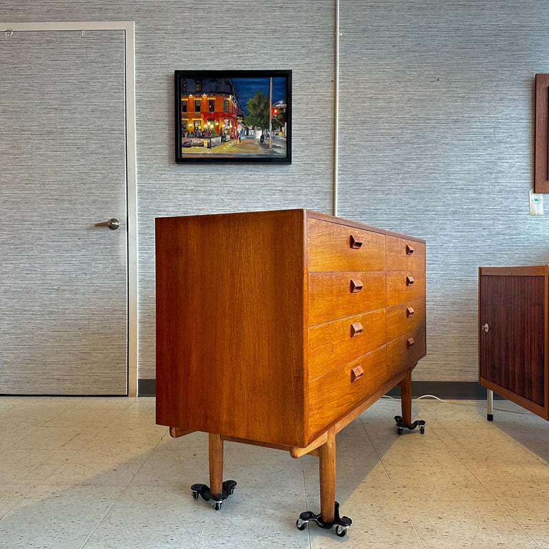 Elegant Danish Modern Teak 8 Drawer Dresser By Borge Mogensen