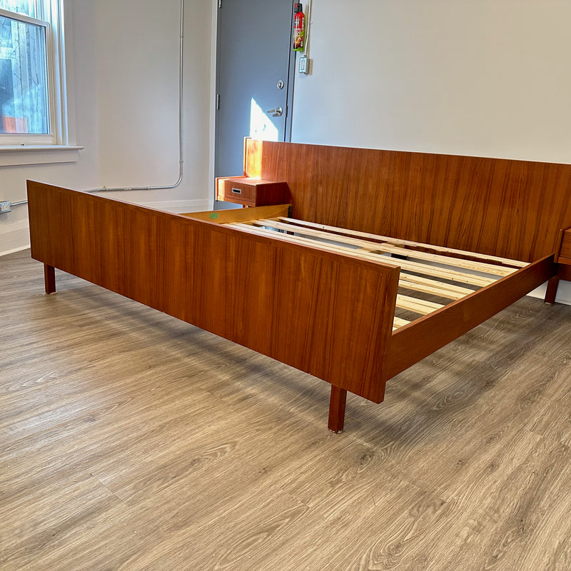 Elegant King Size Mid-Century Teak Bed Frame With Floating Side Tables