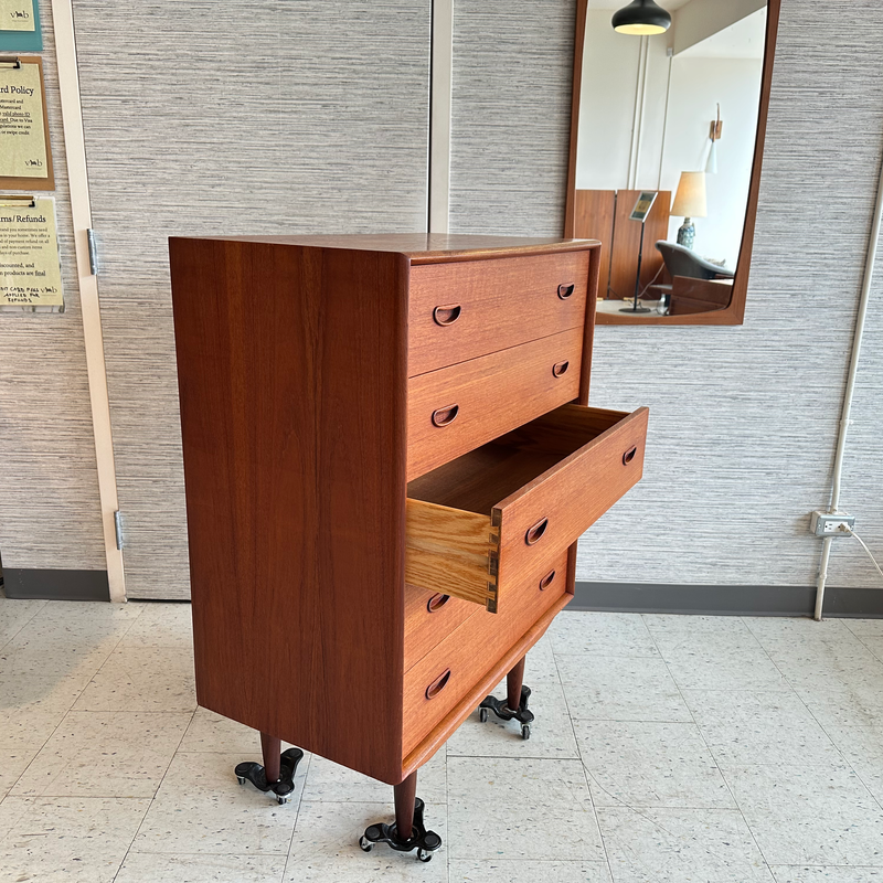 Exceptional Mid-Century Modern Tall 5 Drawer Dresser In Teak