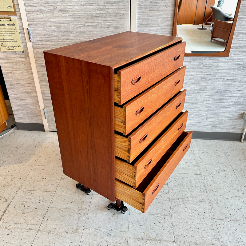 Exceptional Mid-Century Modern Tall 5 Drawer Dresser In Teak