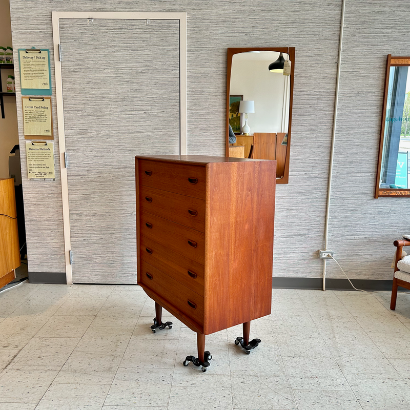 Exceptional Mid-Century Modern Tall 5 Drawer Dresser In Teak