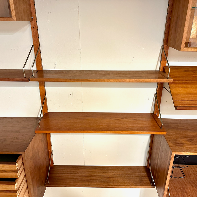 Exceptional Mid-Century Royal System Wall Unit By Poul Cadovius In Teak