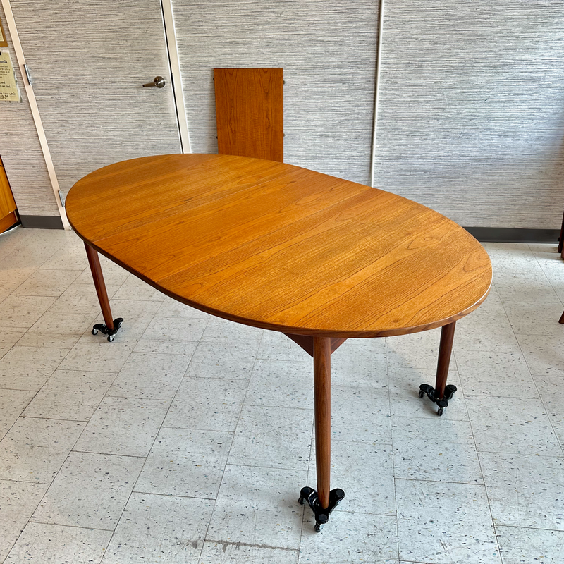 Generous Mid-Century Teak Extending Oval Dining Table By RS Associates