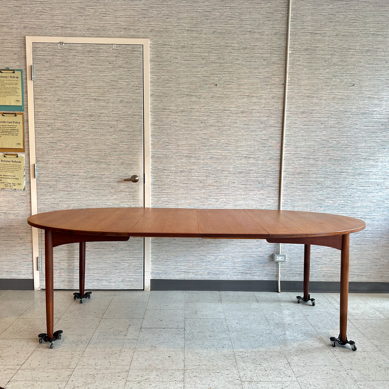 Generous Mid-Century Teak Extending Oval Dining Table By RS Associates