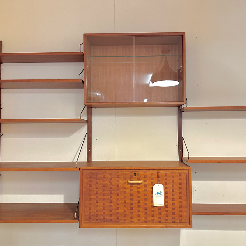 Generous Mid-Century Royal System Wall Unit By Poul Cadovius In Teak
