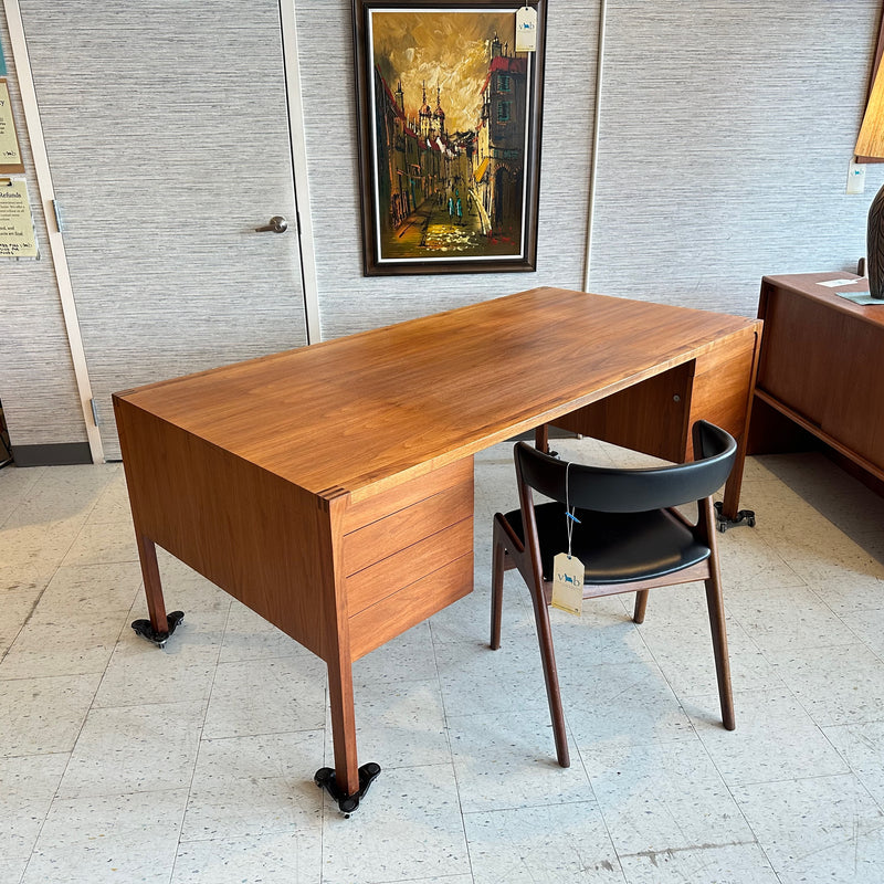 Mid-Century Executive Desk By Leif Jacobsen In Walnut