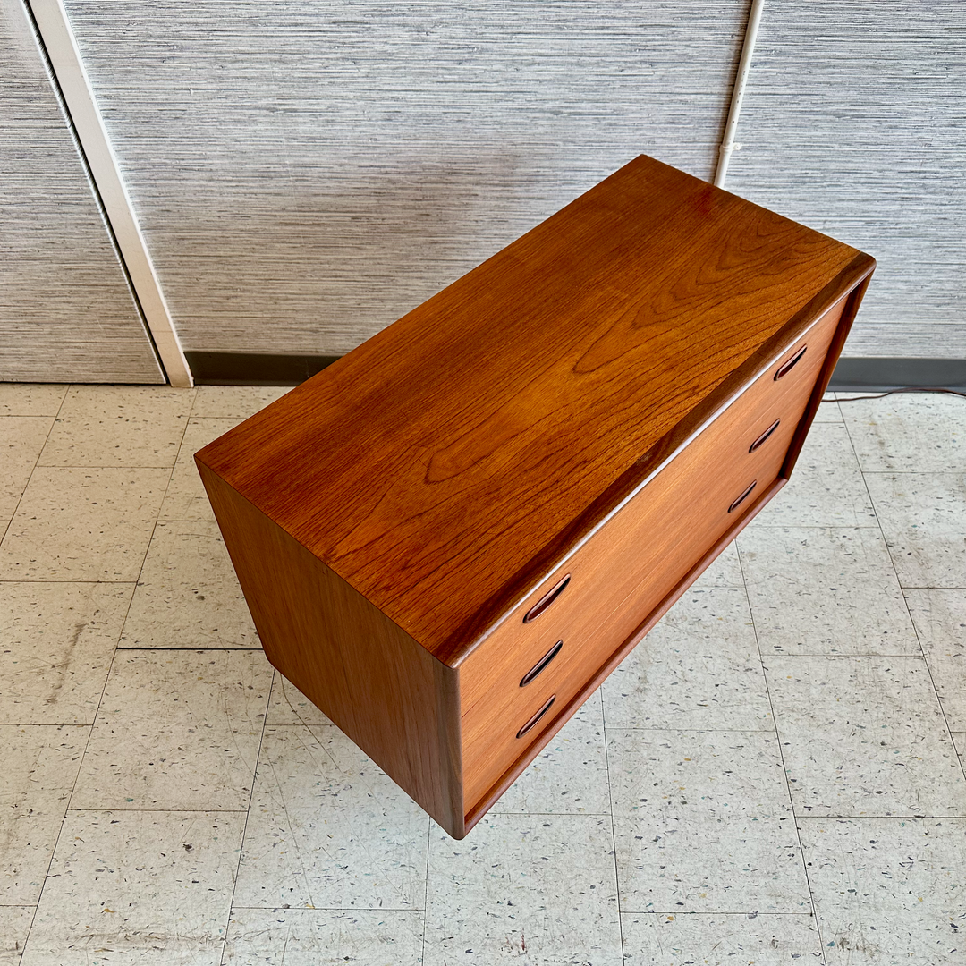 Mid-Century Modern Teak 3-Drawer Dresser Or Bedside Chest — Circa