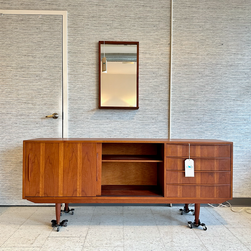 Mid-Century Modern Teak Sideboard 1960&