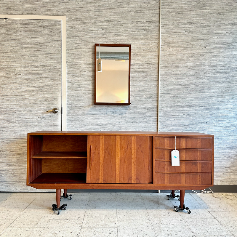 Mid-Century Modern Teak Sideboard 1960&