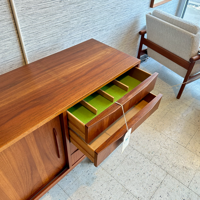 Mid-Century Modern Teak Sideboard 1960&