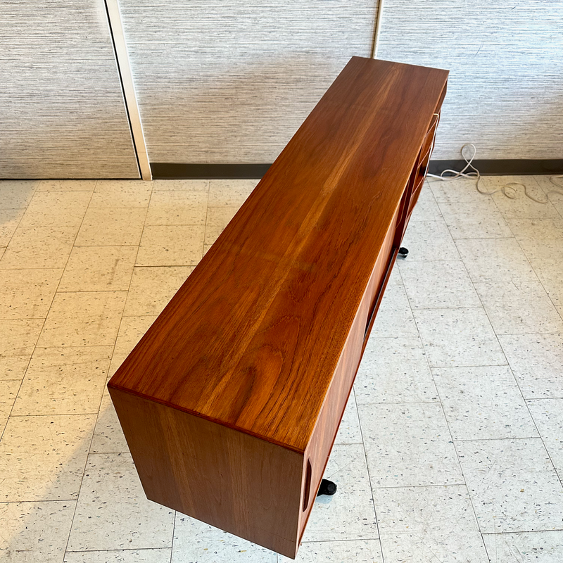 Mid-Century Modern Teak Sideboard 1960&
