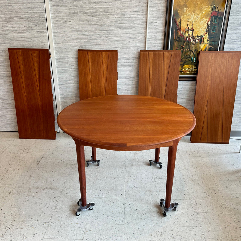 Mid-Century Round Extending Teak Dining Table By Henry Kjaernulf