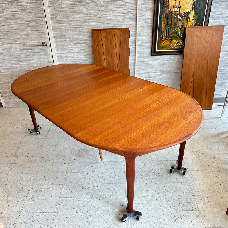 Mid-Century Round Extending Teak Dining Table By Henry Kjaernulf