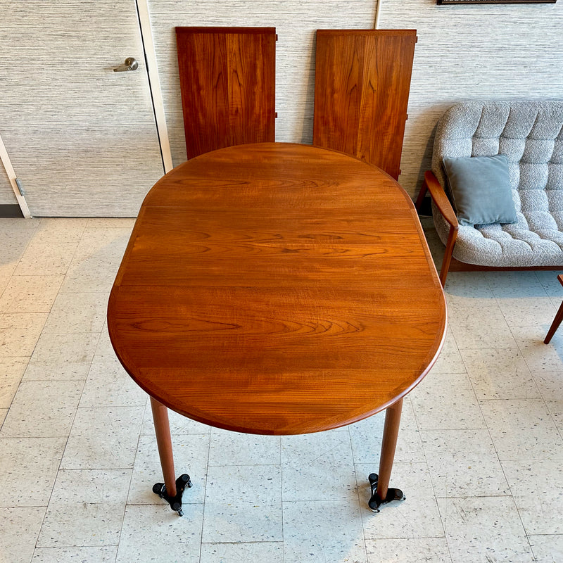 Mid-Century Round Teak Extending Dining Table By Mobelintarsia