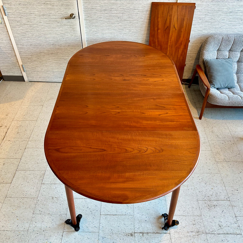 Mid-Century Round Teak Extending Dining Table By Mobelintarsia