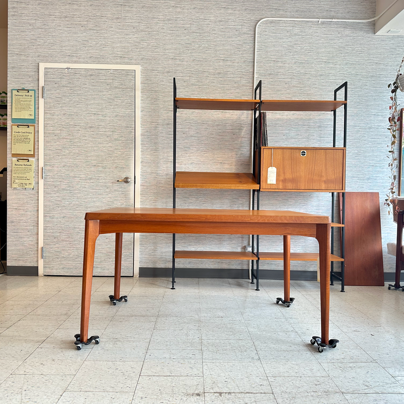 Mid-Century Teak Extendable Dining Table by Henry Kjaernulf For Vejle Stolefabrik
