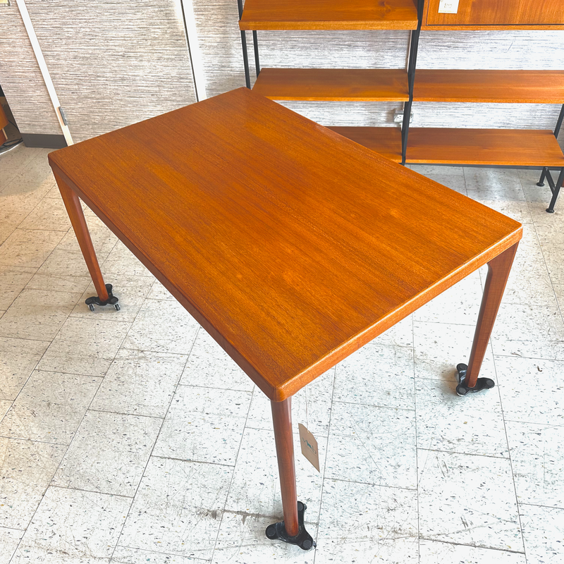 Mid-Century Teak Extendable Dining Table by Henry Kjaernulf For Vejle Stolefabrik