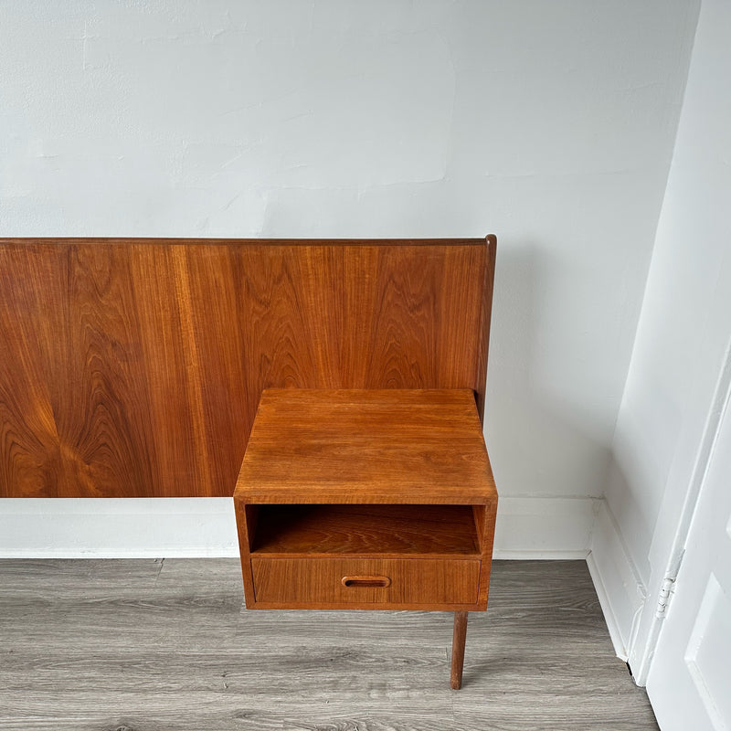 Mid-Century Teak Freestanding Double Headboard With Floating Side Tables