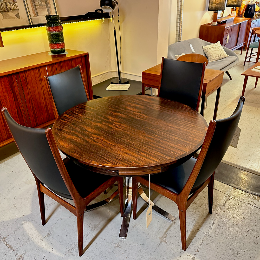 Mid-Century Round Expanding Rosewood Lotus Dining Table By Dyrlund