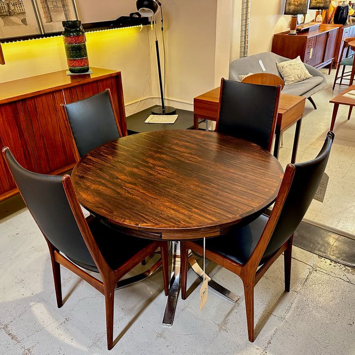 Mid-Century Round Expanding Rosewood Lotus Dining Table By Dyrlund