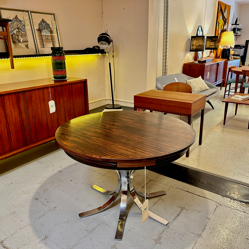 Mid-Century Round Expanding Rosewood Lotus Dining Table By Dyrlund