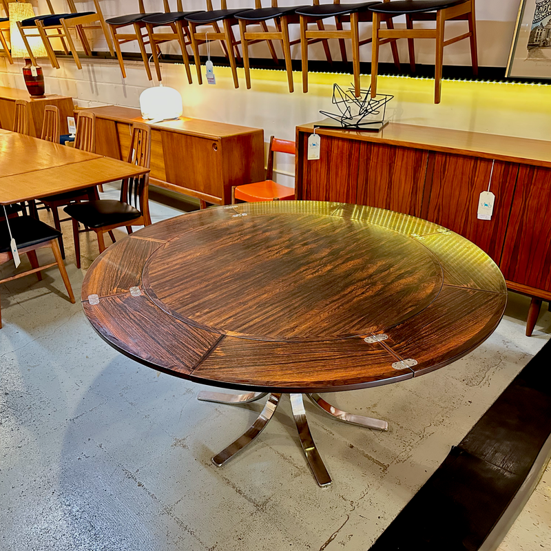 Mid-Century Round Expanding Rosewood Lotus Dining Table By Dyrlund