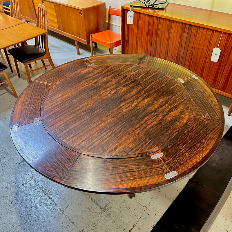Mid-Century Round Expanding Rosewood Lotus Dining Table By Dyrlund