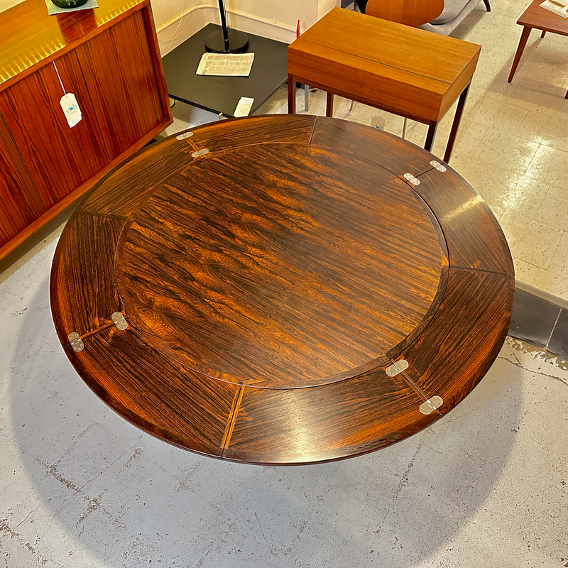 Mid-Century Round Expanding Rosewood Lotus Dining Table By Dyrlund