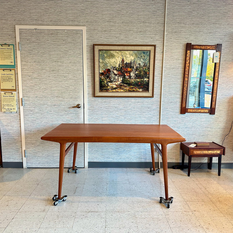 Model 40 Mid-Century Teak Extending Dining Table By Niels Moller