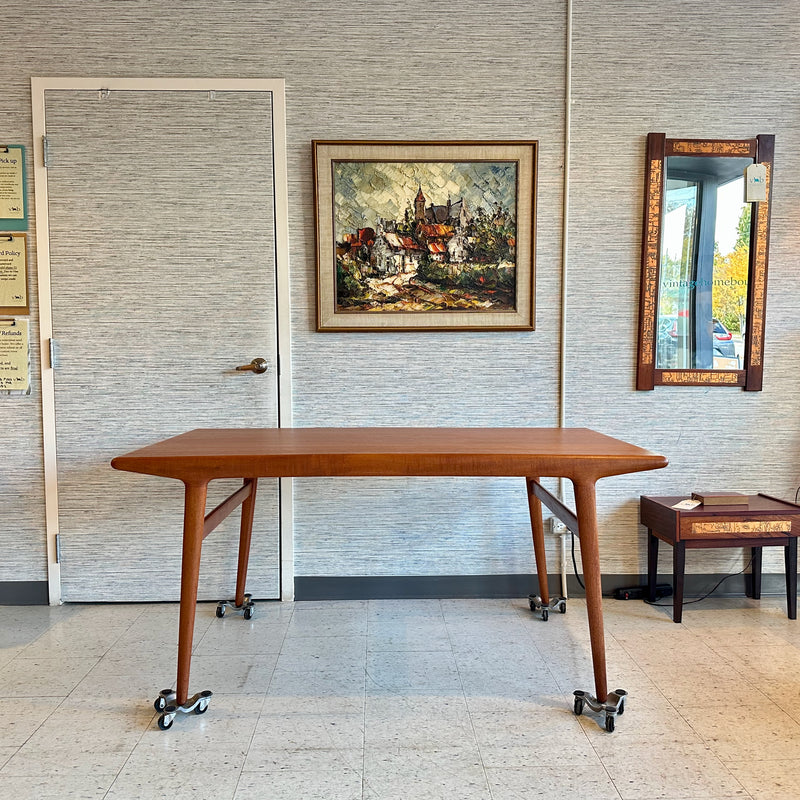 Model 40 Mid-Century Teak Extending Dining Table By Niels Moller