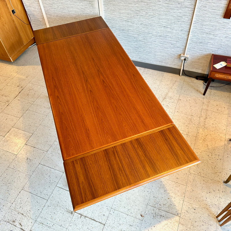 Model 40 Mid-Century Teak Extending Dining Table By Niels Moller