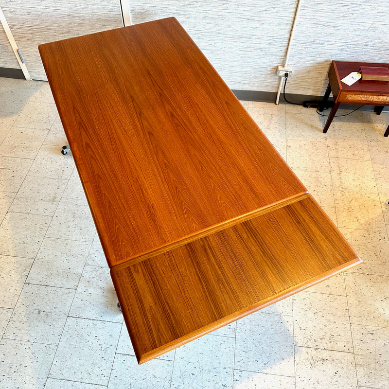 Model 40 Mid-Century Teak Extending Dining Table By Niels Moller