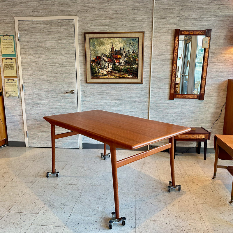 Model 40 Mid-Century Teak Extending Dining Table By Niels Moller