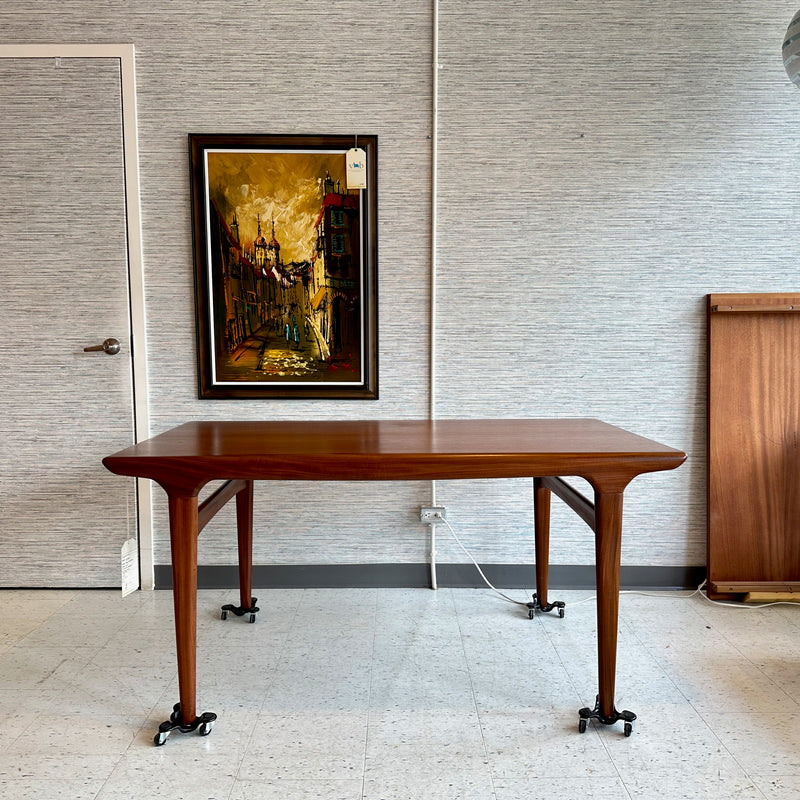 Rare Danish Modern Extending Teak Dining Table By Johannes Andersen
