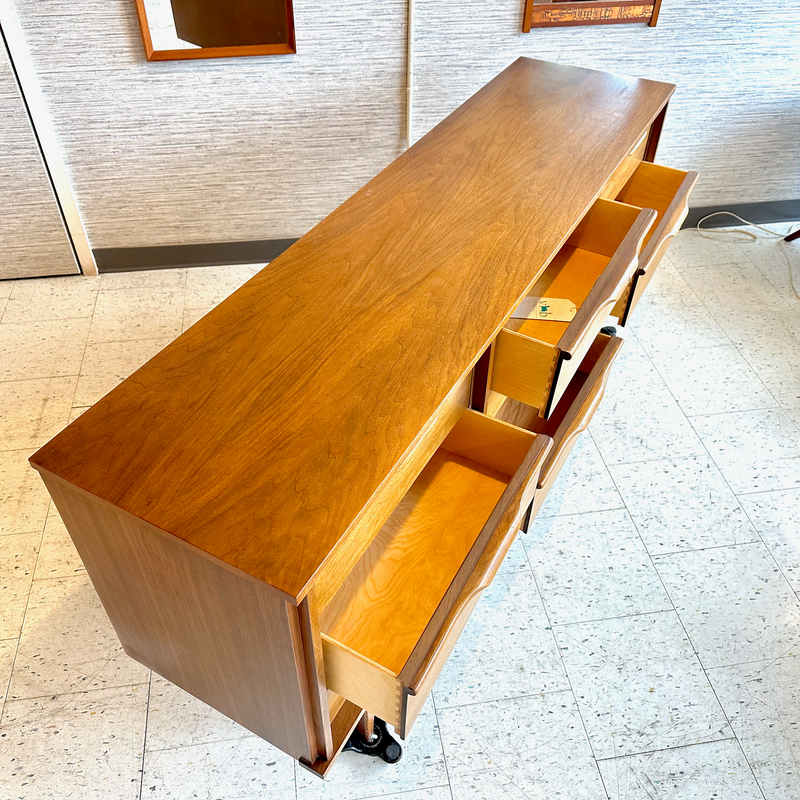 Stunning Canadian Mid-Century Modern Walnut 9 Drawer Dresser