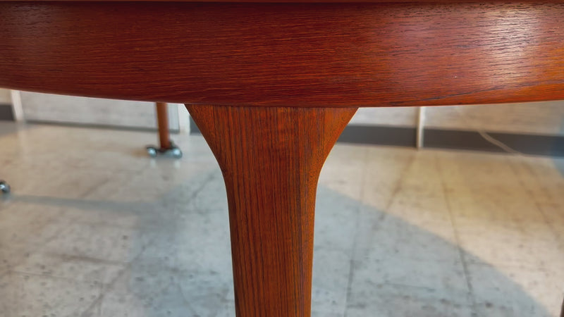 Model 40 Mid-Century Round Teak Extending Dining Table By Soro Stolefabrik