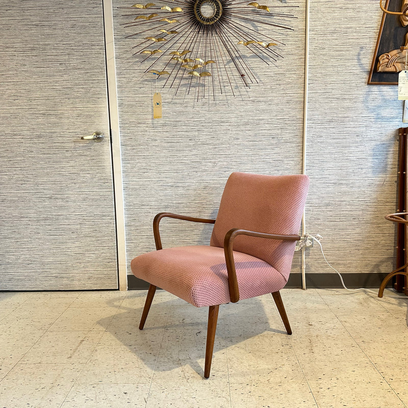 Retro Mid-Century Modern Lounge Chair On Splayed Legs
